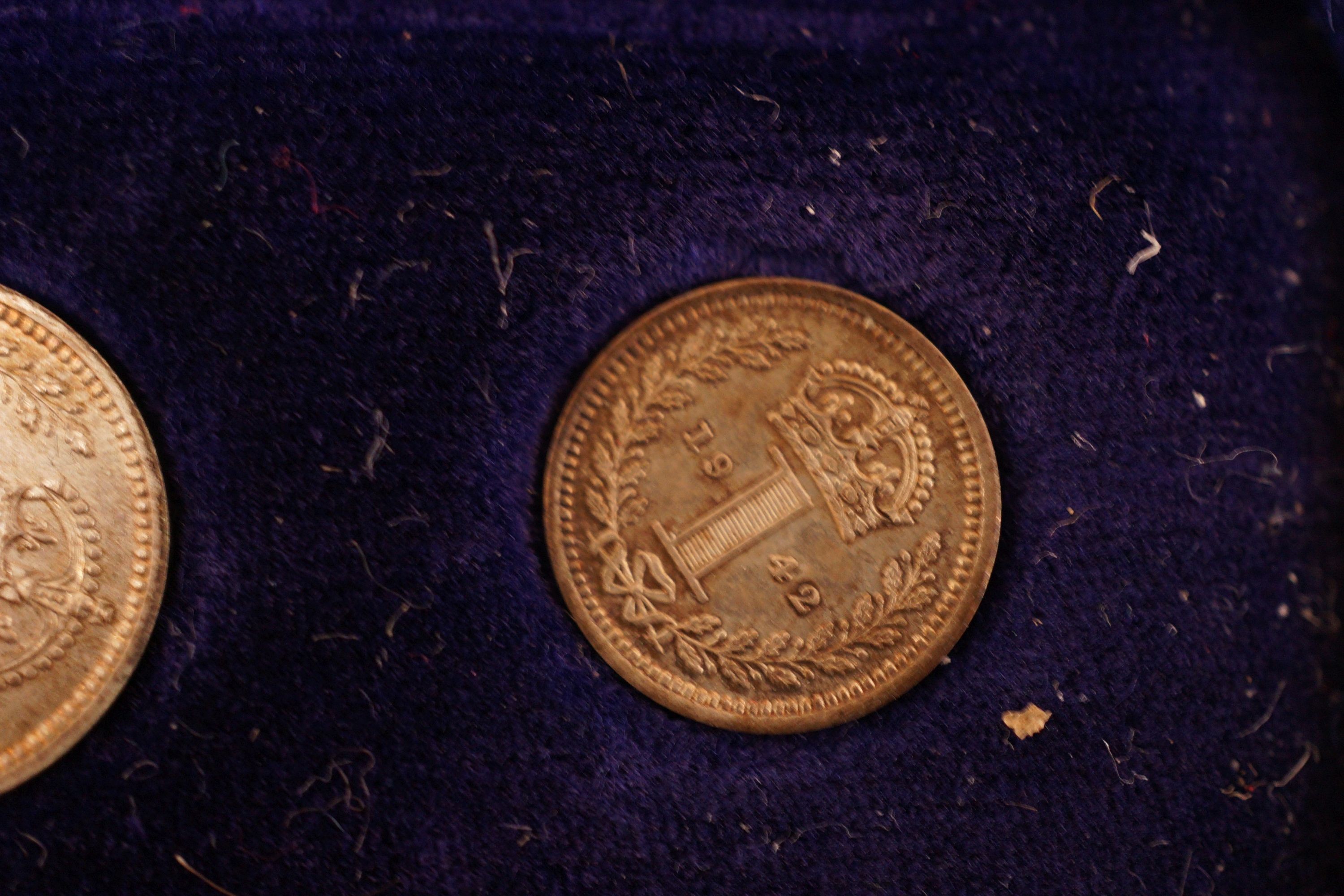 A cased George VI Maundy money set 1942